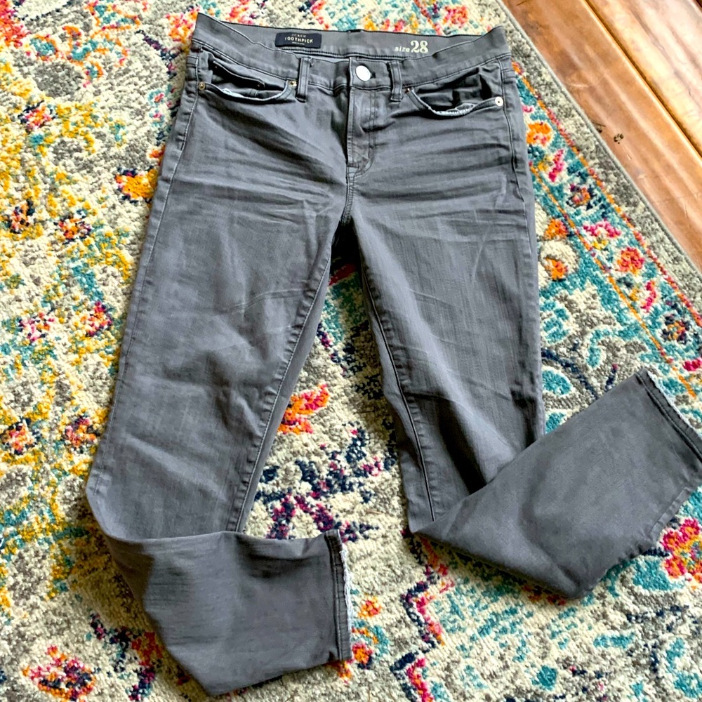 J Crew toothpick jeans in grey. Size 28. Guc